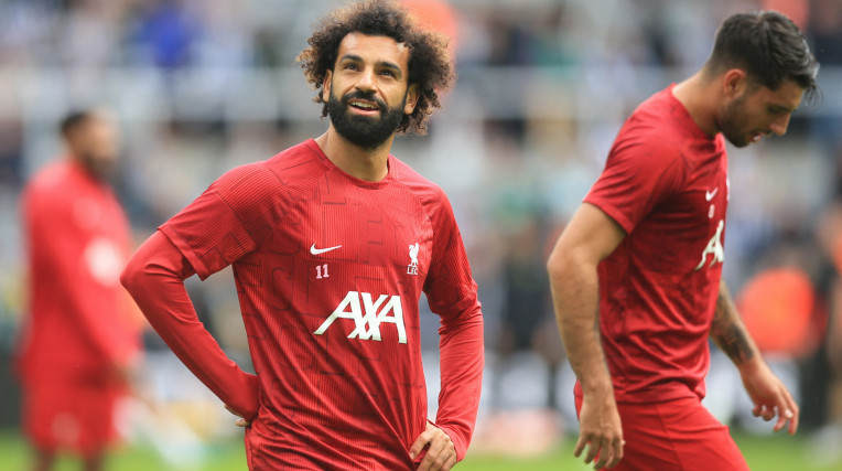 Liverpool define substituto de Salah em caso de saída do astro