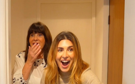 Fernanda Paes Leme surpreende com resultados da reforma no apartamento da mãe