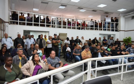 Câmara de Nova Iguaçu discutiu ocupação do espaço urbano por ambulantes na cidade