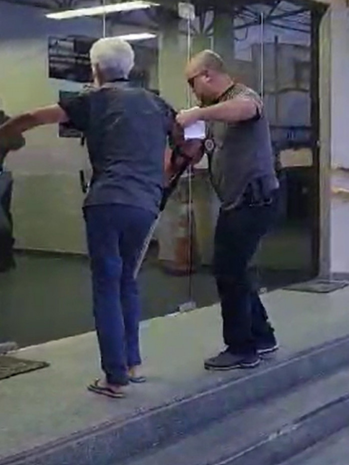 Levado pra 82ª DP, ele já tinha outra anotação pelo mesmo crime