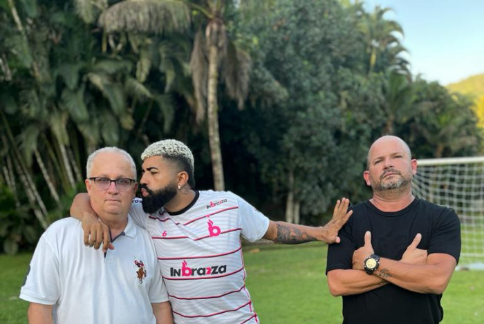 Gabigol, Dorival e Sampaoli da Shopee: humor no futebol