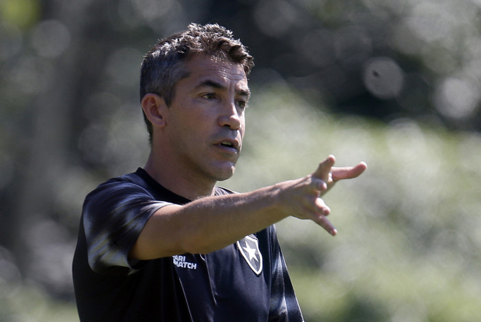 Bruno lage. Treino do Botafogo, Esoaco Lonier. 19 de Setembro. de 2023, Rio de Janeiro, RJ, Brasil. Foto: Vitor Silva/Botafogo. 
Imagem protegida pela Lei do Direito Autoral Nº 9.610, DE 19 DE FEVEREIRO DE 1998. Sendo proibido qualquer uso comercial, remunerado e manipulacao/alteracao da obra.
