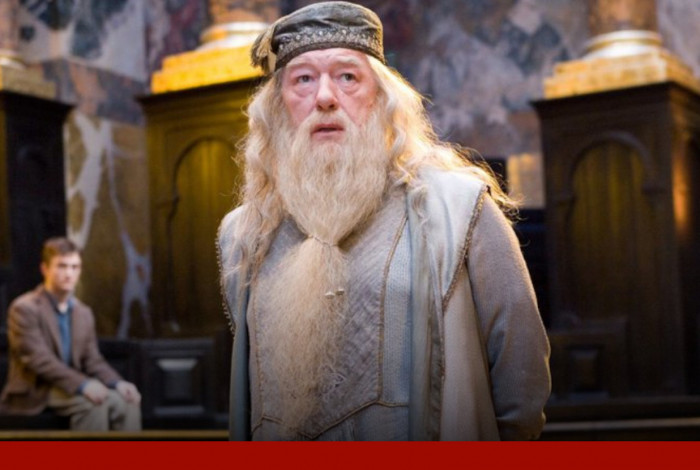 Michael Gambon interpretou Dumbledore em seis dos oito filmes de Harry Potter
