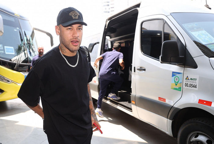 Neymar chegou ontem a Cuiabá