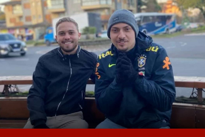 Renan Bolsonaro nega romance com seu ex-assessor, Diego Pupe