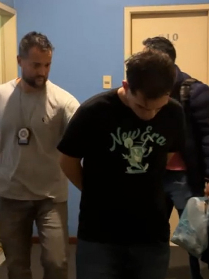 Um dos vagabundos presos: eles foram levados para a DP do Leblon