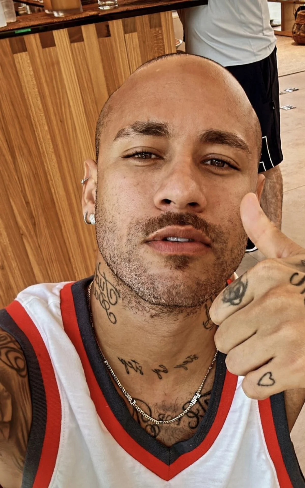 Neymar surpreende seguidores e aparece com novo visual nas redes sociais