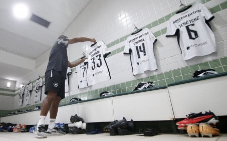 Van do Botafogo é roubada na Zona Norte do Rio de Janeiro