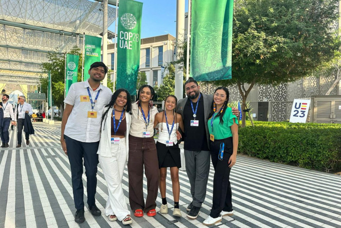 Jovens perif&eacute;ricos na Confer&ecirc;ncia da ONU em Dubai
