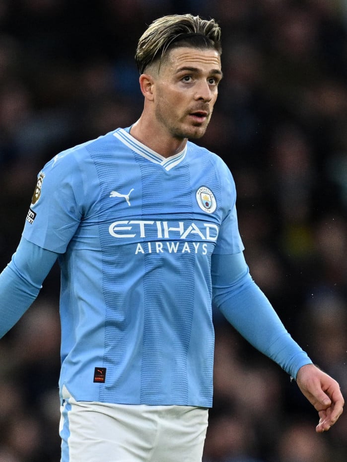 Jack Grealish  estava em campo pelo Manchester City enquanto ladr&otilde;es roubavam a casa