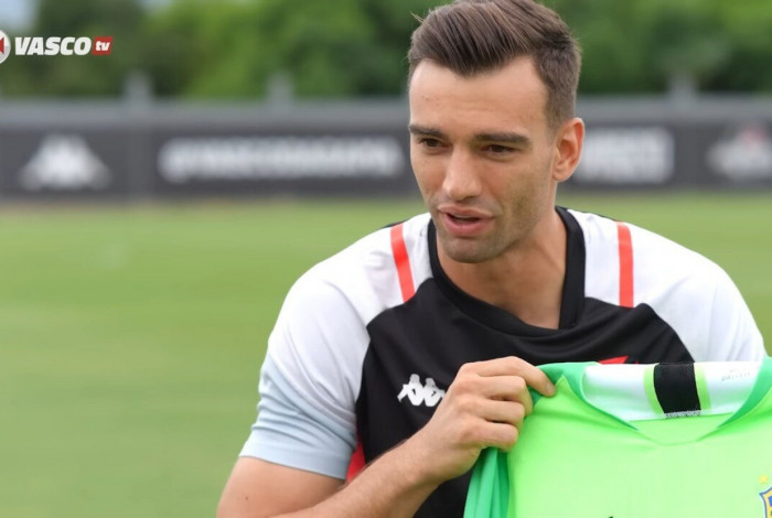 Léo Jardim celebra convocação à Seleção Brasileira: &#8216;Sou grato ao Vasco&#8217;