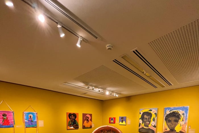 Exposição Abolicionistas Brasileiras, na biblioteca do Museu de Arte do Rio (MAR), 4º andar