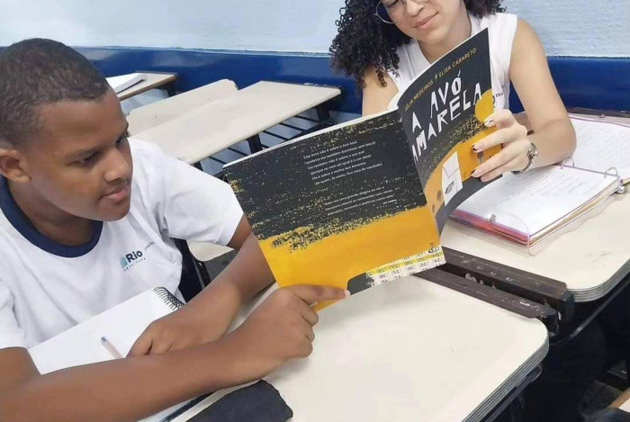 atividade envolve alunos do 6º ao 9º ano e os professores Reinaldo Santana, de Educação Física e Elizabeth Miranda, de Português