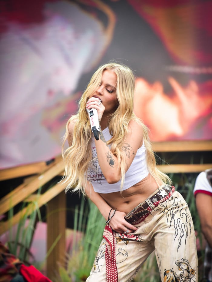 Luisa Sonza durante apresenta&ccedil;&atilde;o no Lollapalooza