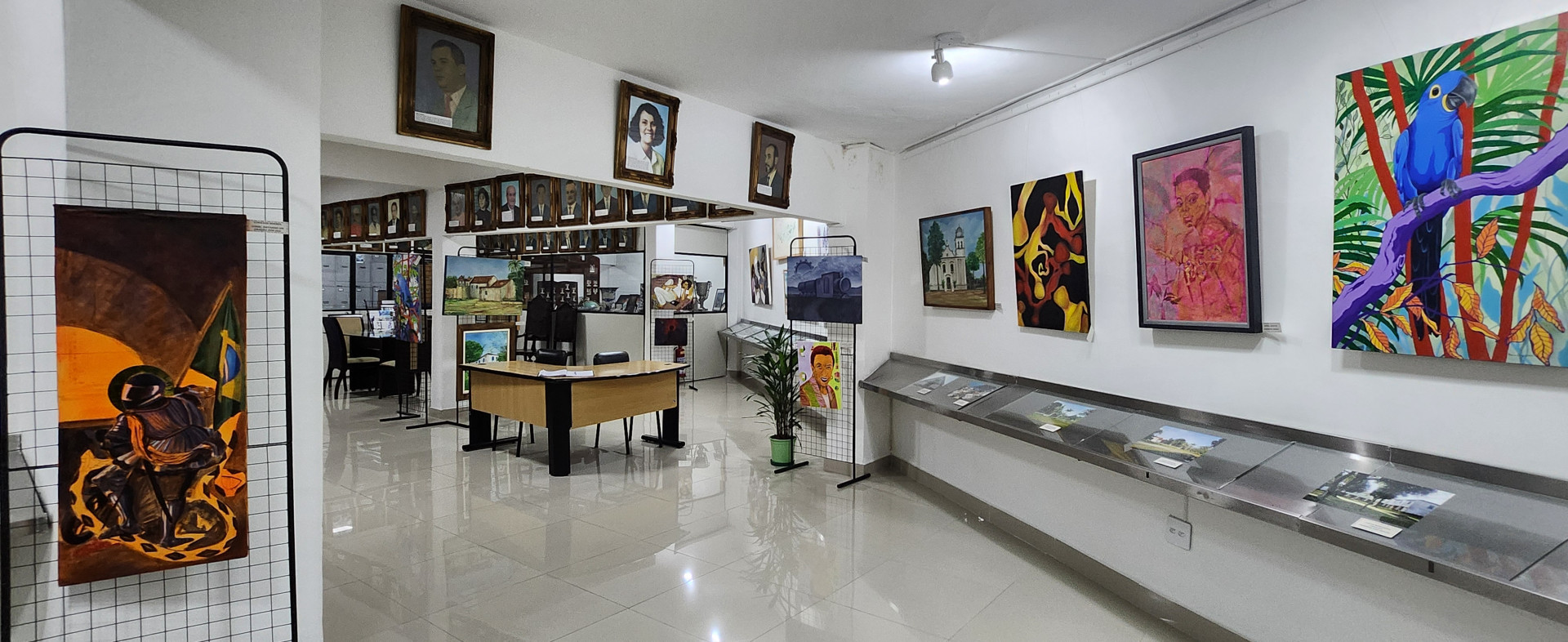 EXPOSI&Ccedil;&Otilde;ES DE CRIA: DICA CULTURAL DO PERIFACONNECTION