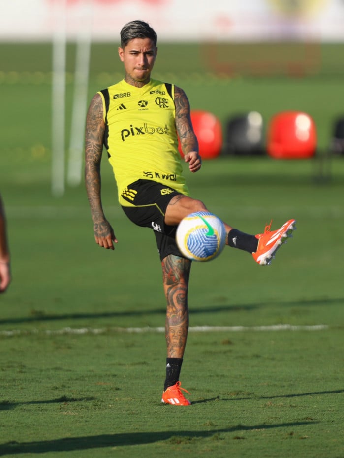 Pulgar deve ser titular para o jogo de hoje, contra o São Paulo