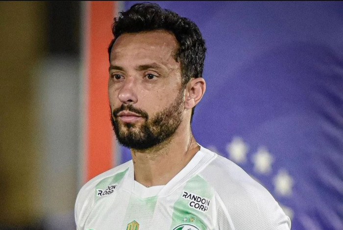 Nenê tenta adiar Brasileirão