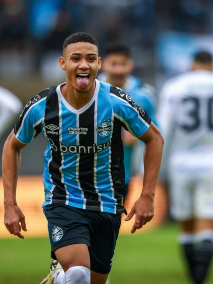 Grêmio vence Operário