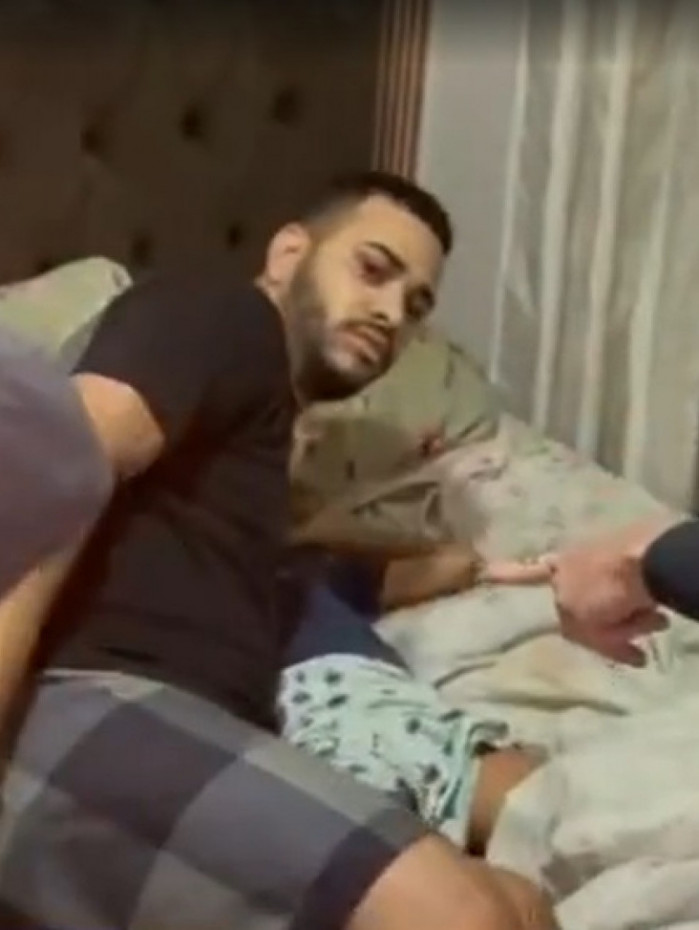 Robert Wedson Da Silva, de 28 anos, é acordado pela polícia em casa, na rua Camarista Meiér, e preso