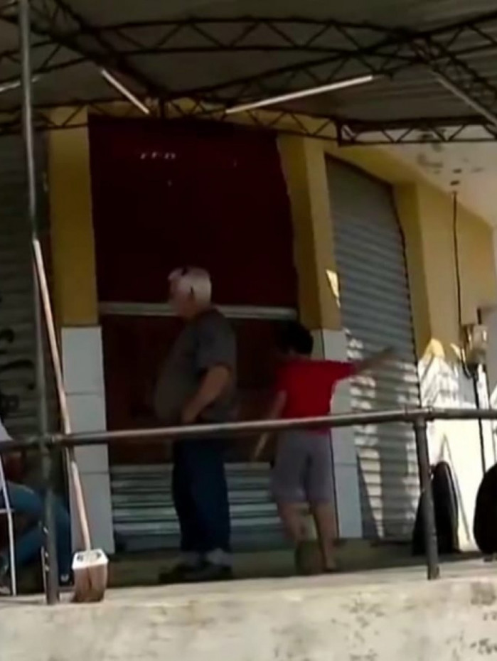 Troca de tiros em bar de Coelho da Rocha, em São João de Meriti, na Baixada Fluminense, deixou 6 feridos, entre eles um policial penal