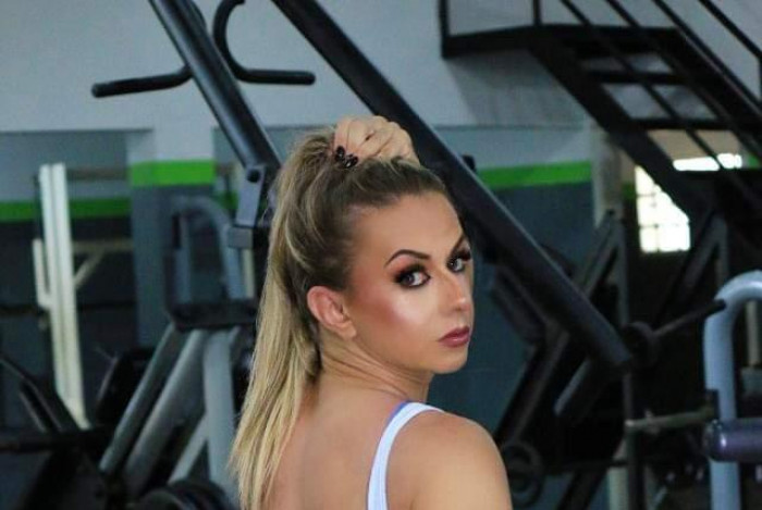 Daiane Ferreira é modelo fitness, atleta de fisiculturismo e enfermeira
