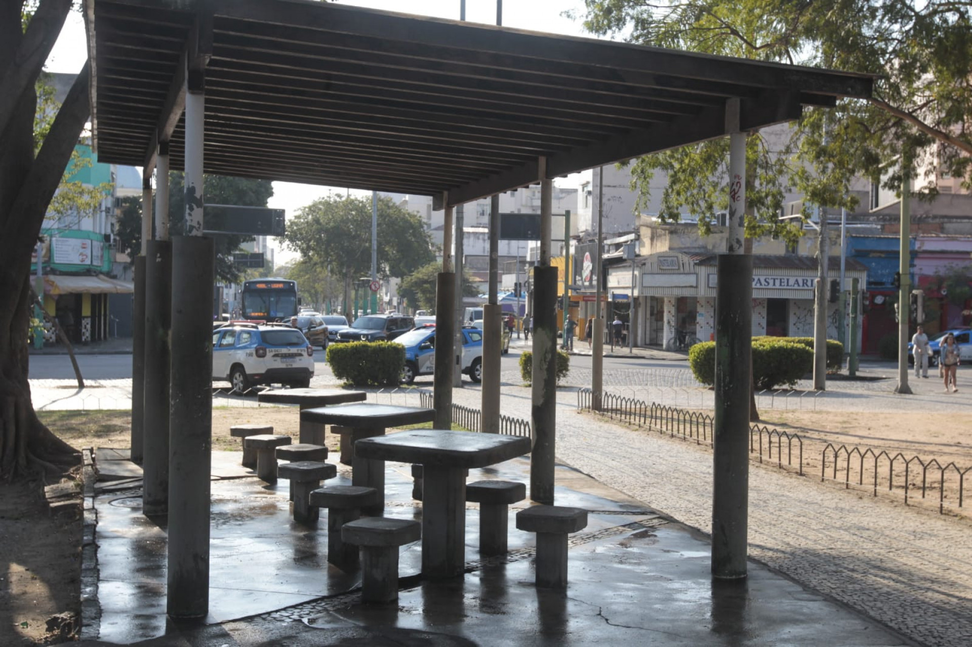 Praça Barão de Drumond, em Vila Isabel, após ataque a tiros que deixou quatro mortos - Reginaldo Pimenta/Agência O Dia