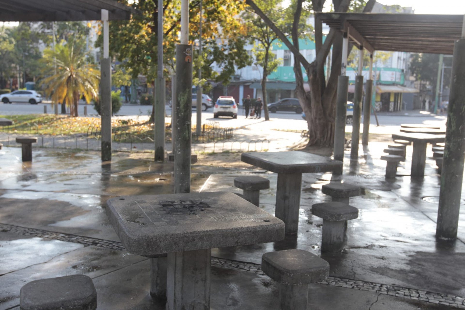 Praça Barão de Drumond, em Vila Isabel, após ataque a tiros que deixou quatro mortos - Reginaldo Pimenta/Agência O Dia