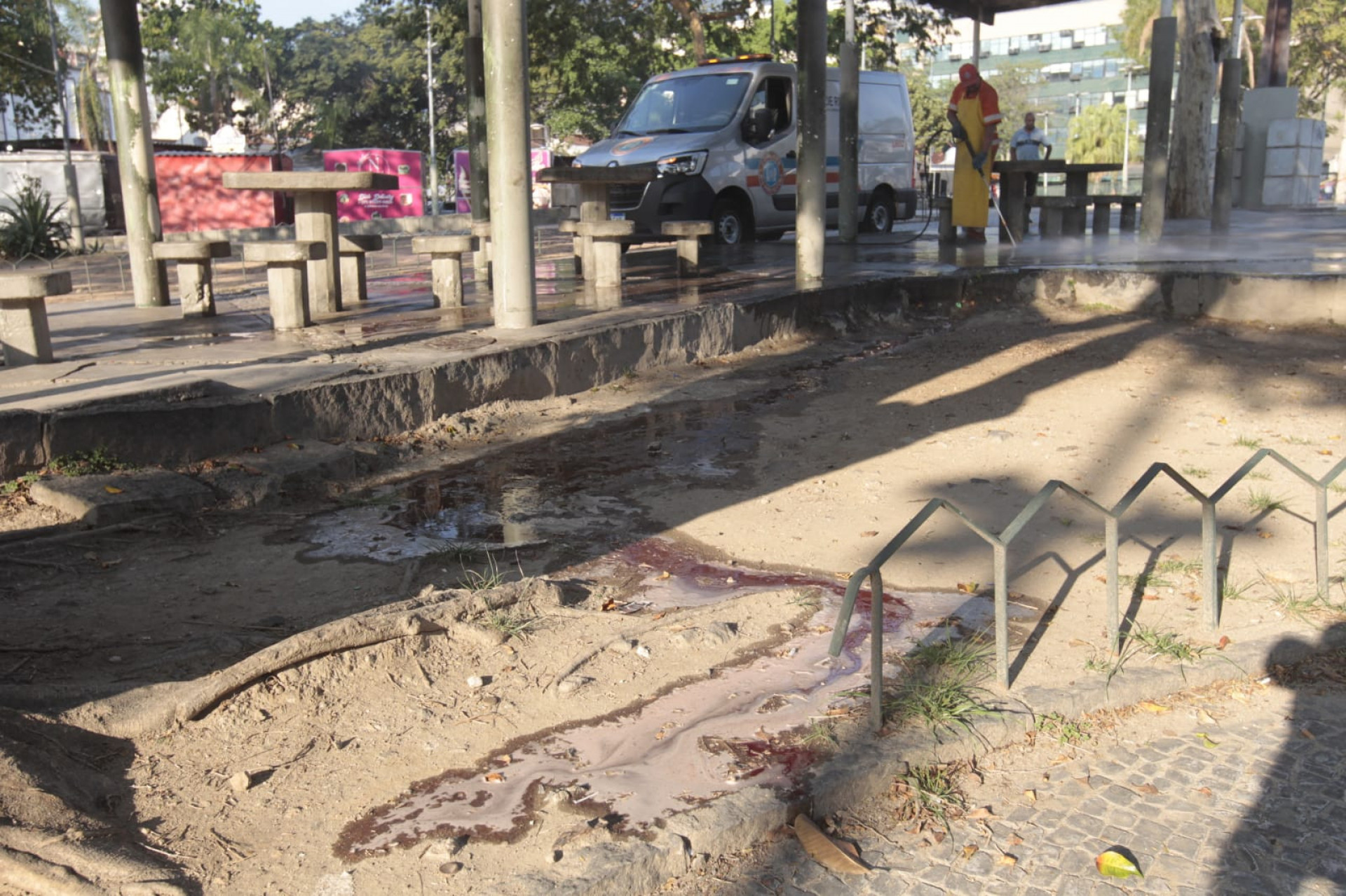 Praça Barão de Drumond, em Vila Isabel, após ataque a tiros que deixou quatro mortos - Reginaldo Pimenta/Agência O Dia