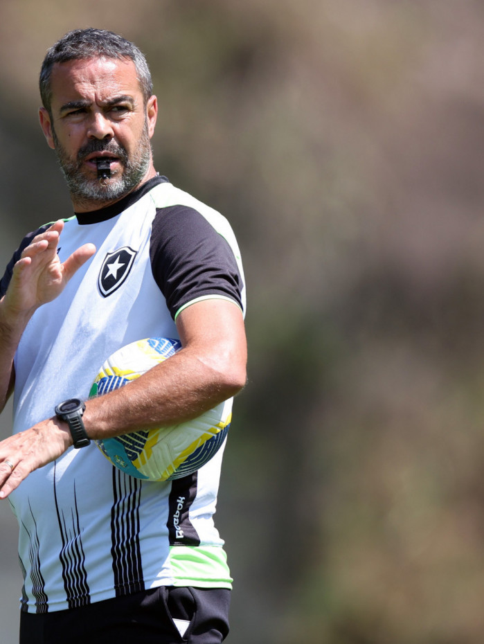 Artur Jorge pode dar ao Fogão o ano mais vitorioso da sua história