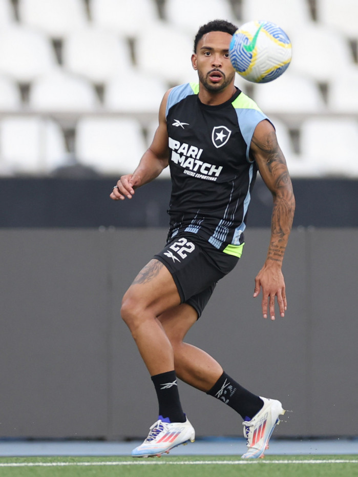 vitinho.Treino do Botafogo no Estadio Niltos Santos. 13 de Setembro de 2024, Rio de Janeiro, RJ, Brasil. Foto: Vitor Silva/Botafogo.
Imagem protegida pela Lei do Direito Autoral Nº 9.610, DE 19 DE FEVEREIRO DE 1998. Sendo proibido qualquer uso comercial, remunerado e manipulacao/alteracao da obra.