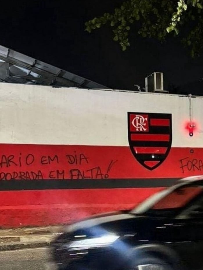 Muro da Gávea pichado