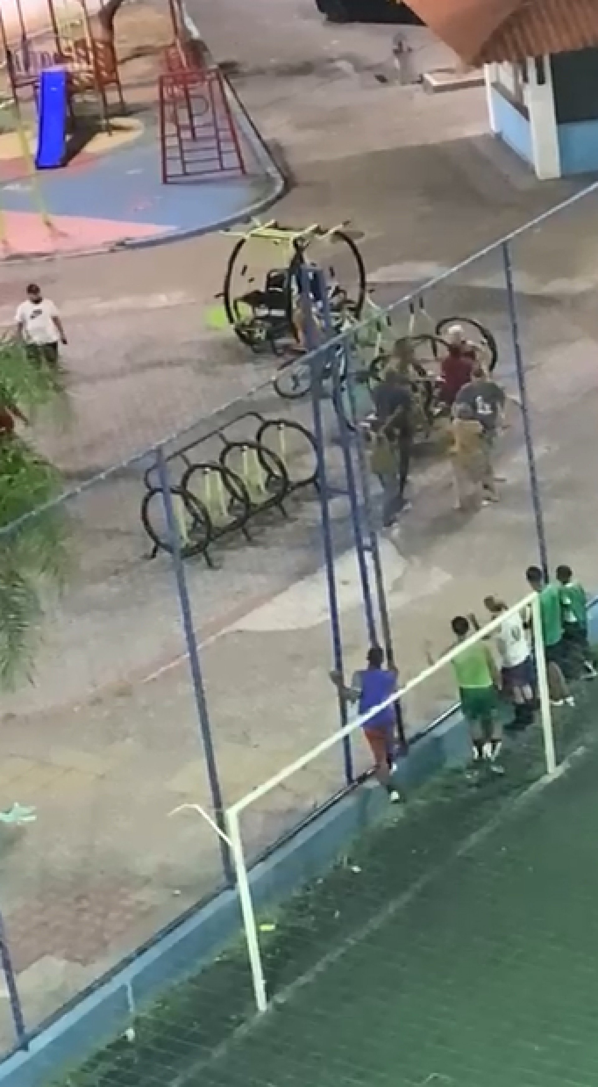 Pastor agride duas mulheres durante discussão na Praça Coqueirinho