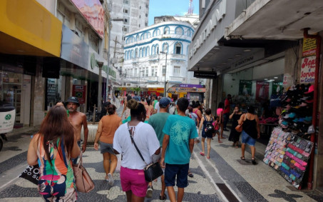 Convenção Coletiva permite comércio aberto no feriado da Proclamação