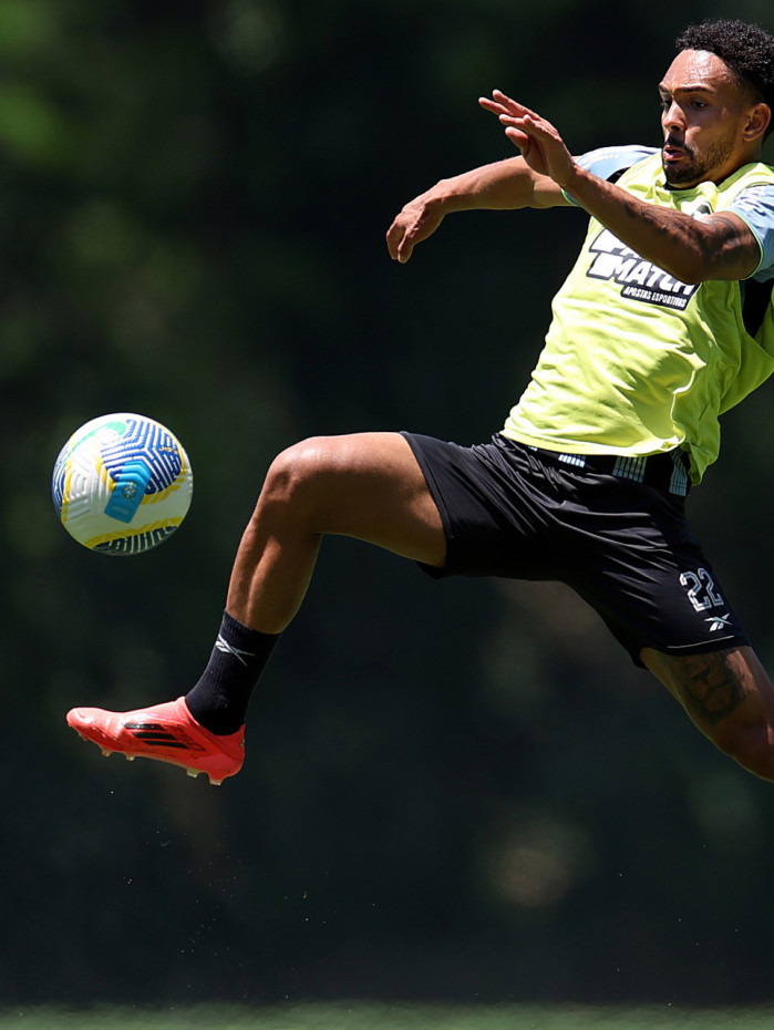  Vitinho.Treino do Botafogo, Esoaco Lonier. 18 de Novembro de 2024, Rio de Janeiro, RJ, Brasil. Foto: Vitor Silva/Botafogo. 
Imagem protegida pela Lei do Direito Autoral Nº 9.610, DE 19 DE FEVEREIRO DE 1998. Sendo proibido qualquer uso comercial, remunerado e manipulacao/alteracao da obra.
