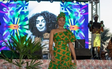 Beleza negra marca concurso em noite de consciência no Balneário Atafona