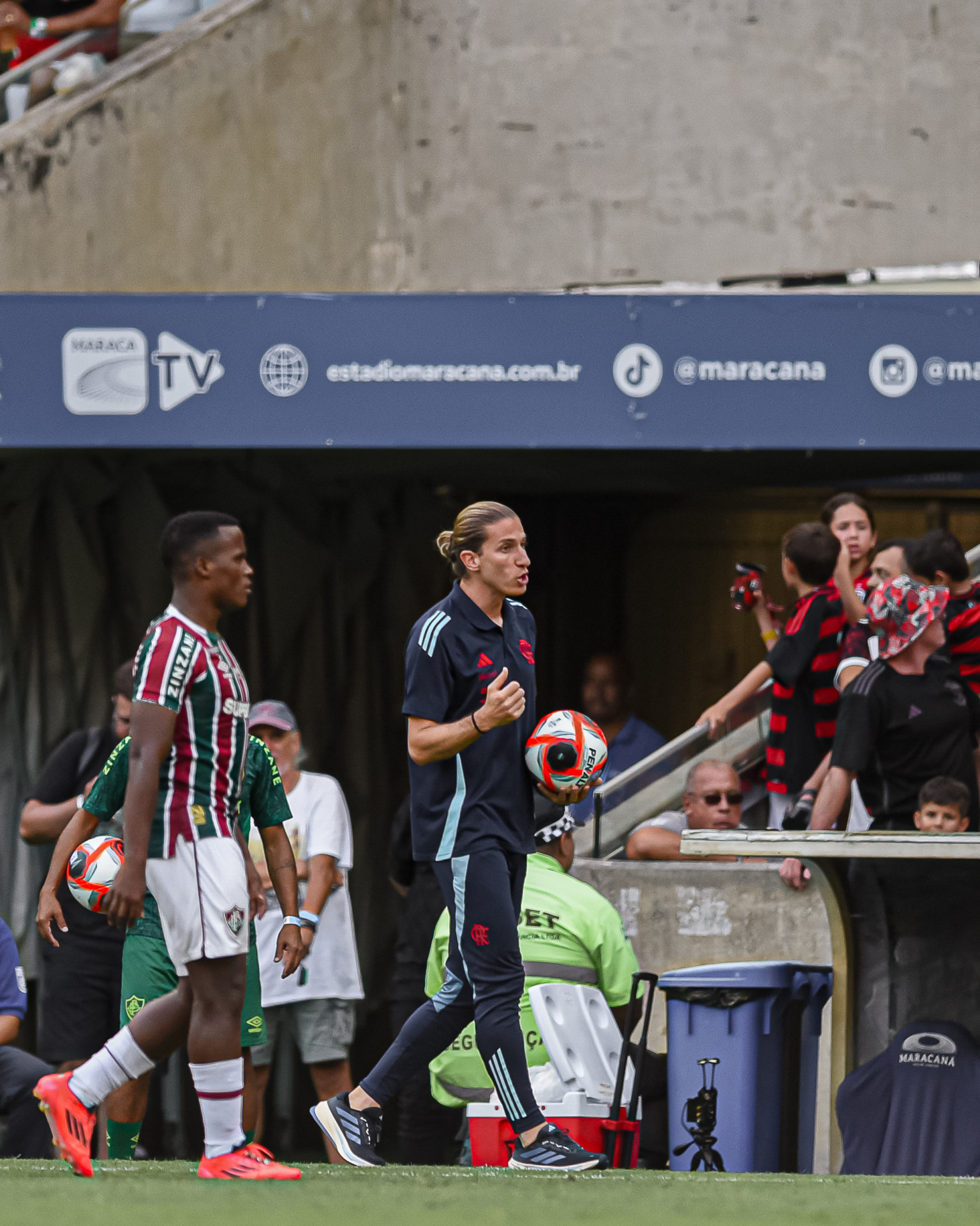 Mengão de Filipe Luís tenta garantir classificação antecipada pra semi