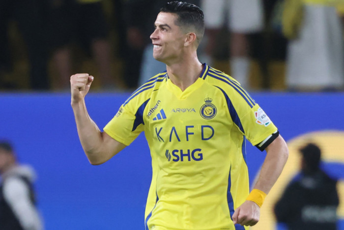Cristiano Ronaldo celebra gol marcado no empate em 2 a 2 com o Al-Shabab
