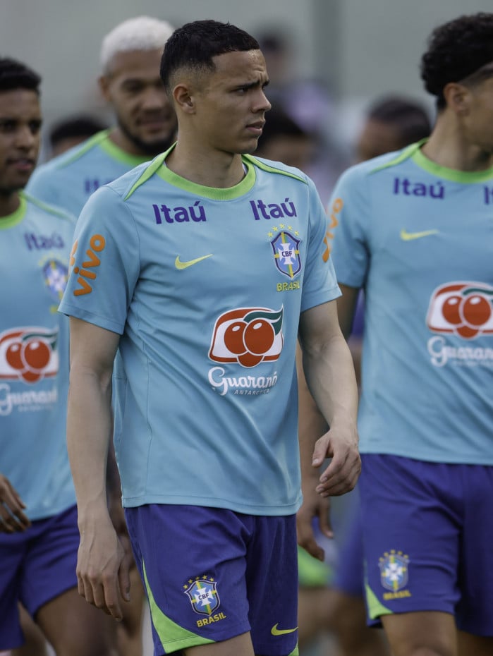 Vanderson não foi bem na vitória por 2 a 1 sobre a Colômbia