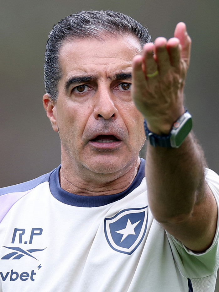 Paiva. Treino do Botafogo, Esoaco Lonier. 26 de Marco de 2025, Rio de Janeiro, RJ, Brasil. Foto: Vitor Silva/Botafogo. 
Imagem protegida pela Lei do Direito Autoral Nº 9.610, DE 19 DE FEVEREIRO DE 1998. Sendo proibido qualquer uso comercial, remunerado e manipulacao/alteracao da obra.
