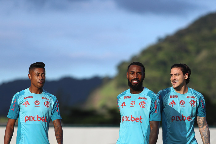 Gerson volta ao time titular, e Pedro, recuperado de grave lesão, começa novamente no banco