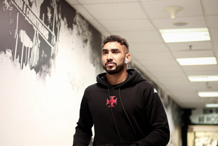 Payet confirma relação, mas nega agressões