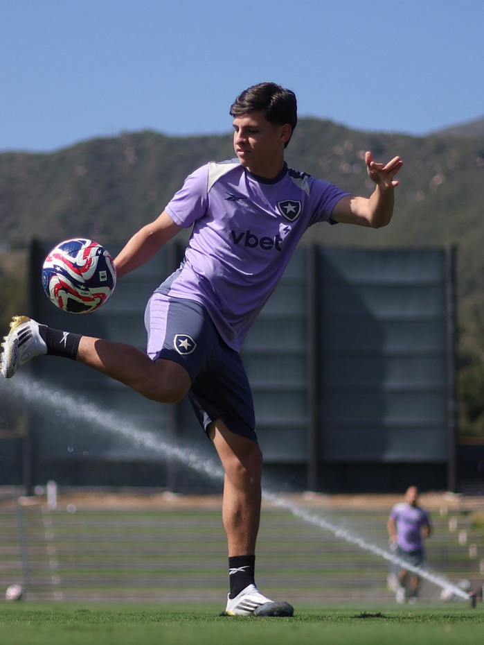 Montoro Treino do Botafogo no Westmont College. 20 de Junho de 2025, Santa Barbara, Estados Unidos Foto: Vitor Silva/Botafogo.
Imagem protegida pela Lei do Direito Autoral Nº 9.610, DE 19 DE FEVEREIRO DE 1998. Sendo proibido qualquer uso comercial, remunerado e manipulacao/alteracao da obra.