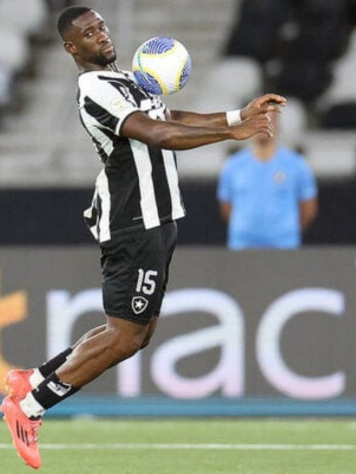 Bastos, do Botafogo, &eacute; cortado do Mundial de Clubes
