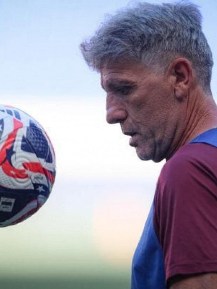 Renato Ga&uacute;cho pode mudar esquema t&aacute;tico do Fluminense por causa dos suspensos