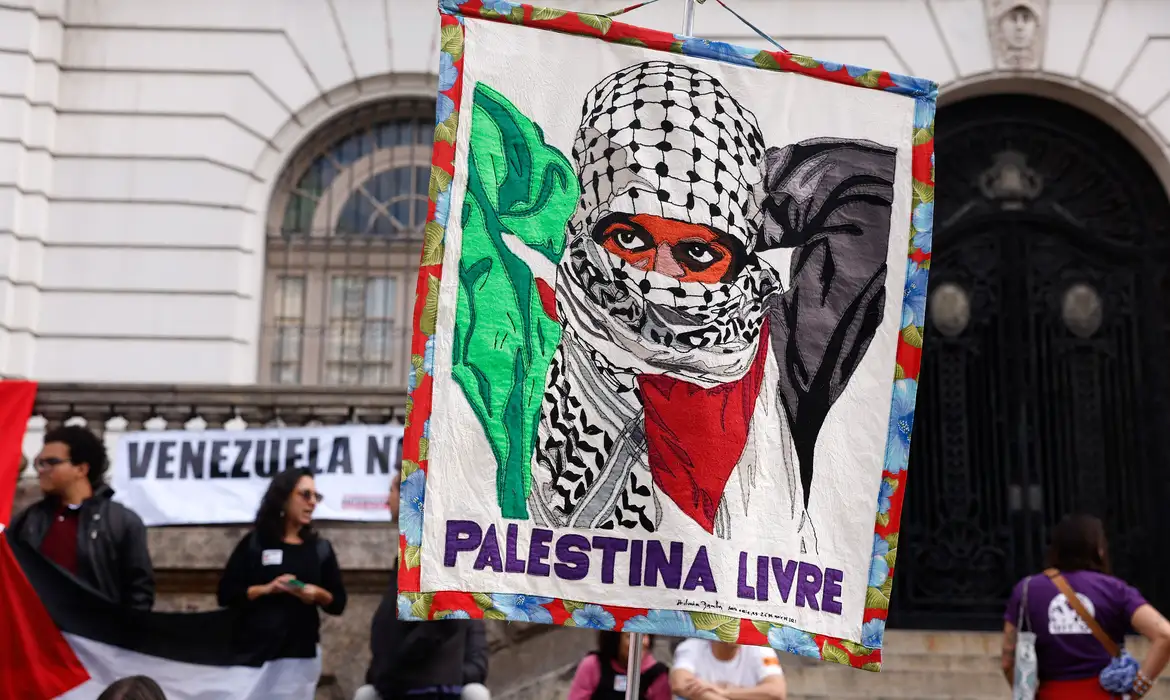 Ato no Rio defende rompimento do Brics com Israel
