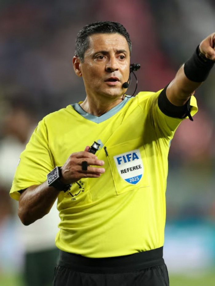 Fifa escolhe iraniano naturalizado australiano para apitar final do Mundial de Clubes nos EUA