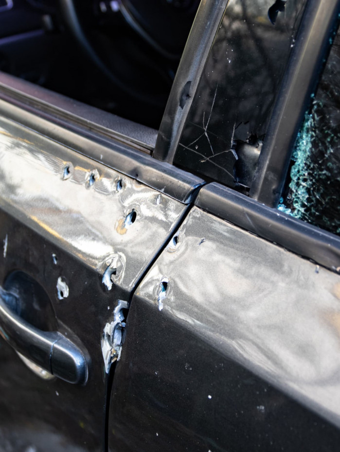 Carro do ex-PM foi atingido por mais de 10 tiros