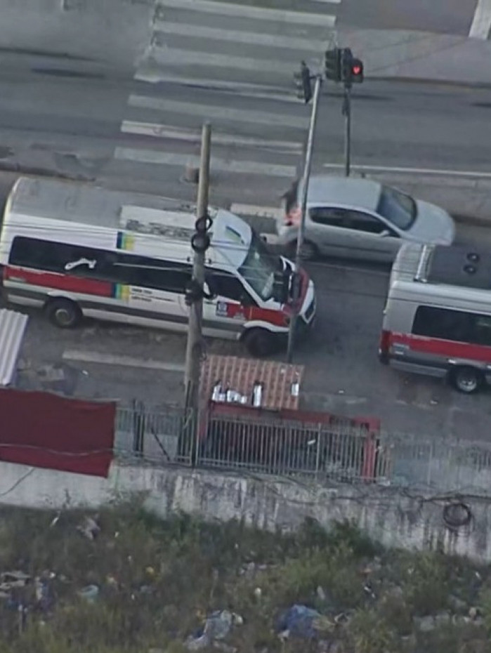 Após o crime, motoristas de vans fizeram um protesto