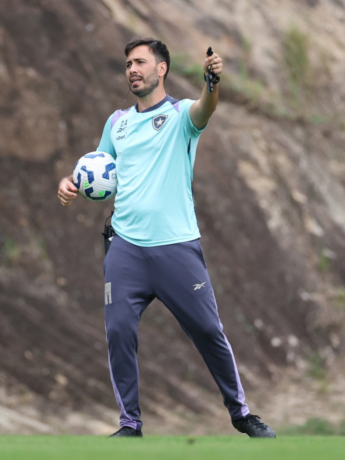 Davide Ancelotti em treino do Botafogo