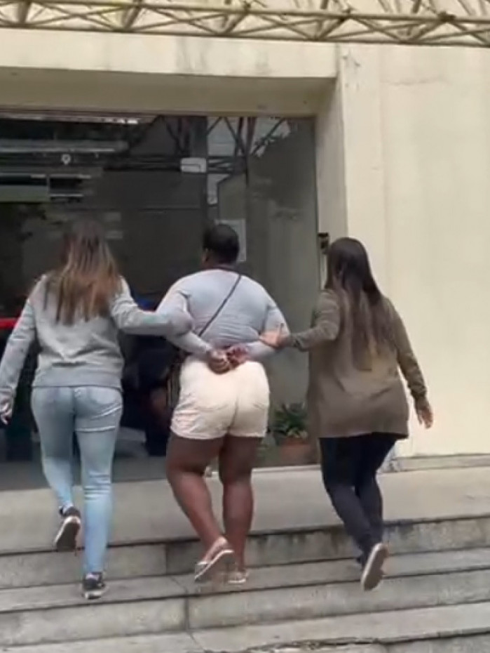 Alessandra rodou quando tentava sacar um benefício social